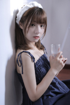 年轻的女教师电影